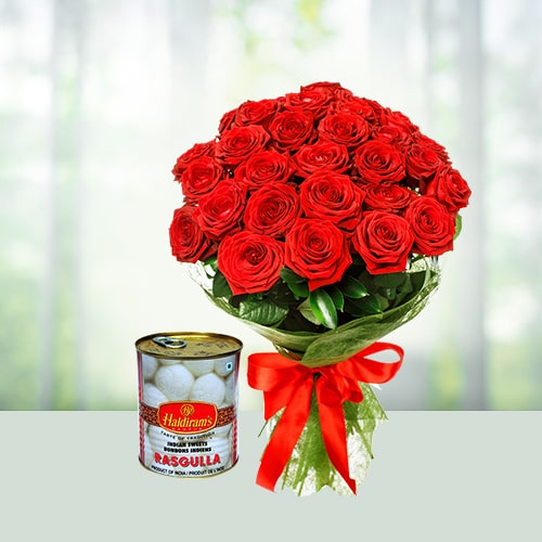 Rose n Rasgulla Combo Gift 