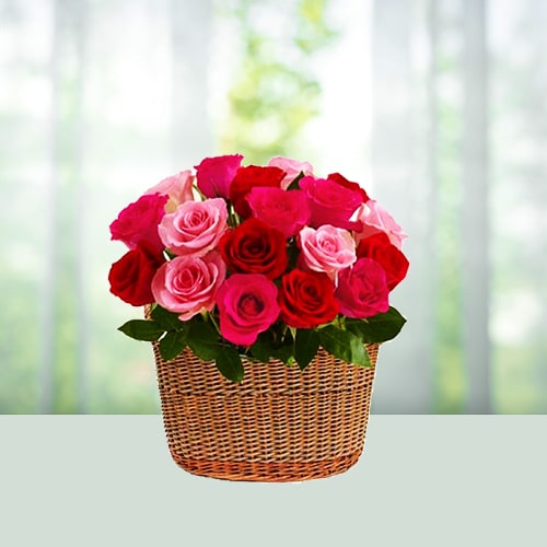 Pink n red rose basket 